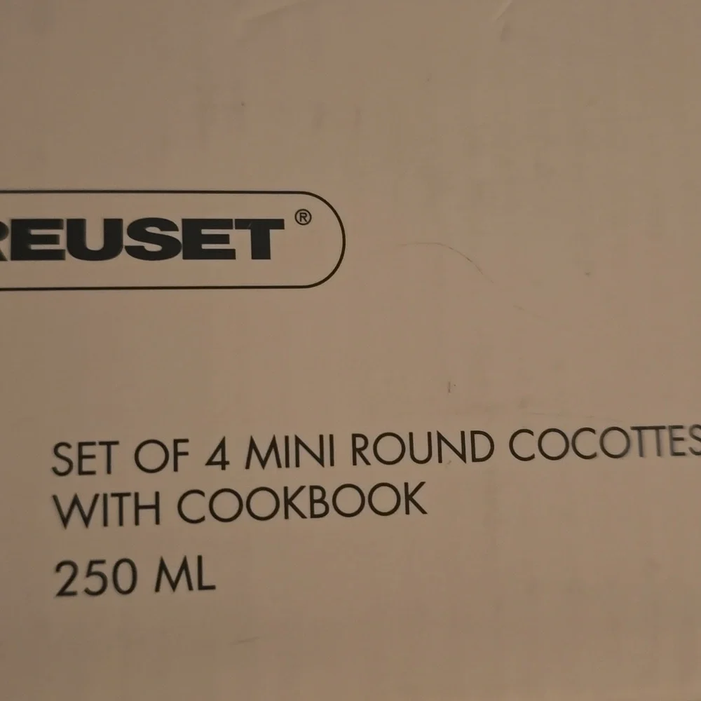 Le Creuset Signature 8 oz. Petite Cocottes with Cookbook,Set of 4,Retail $143.95